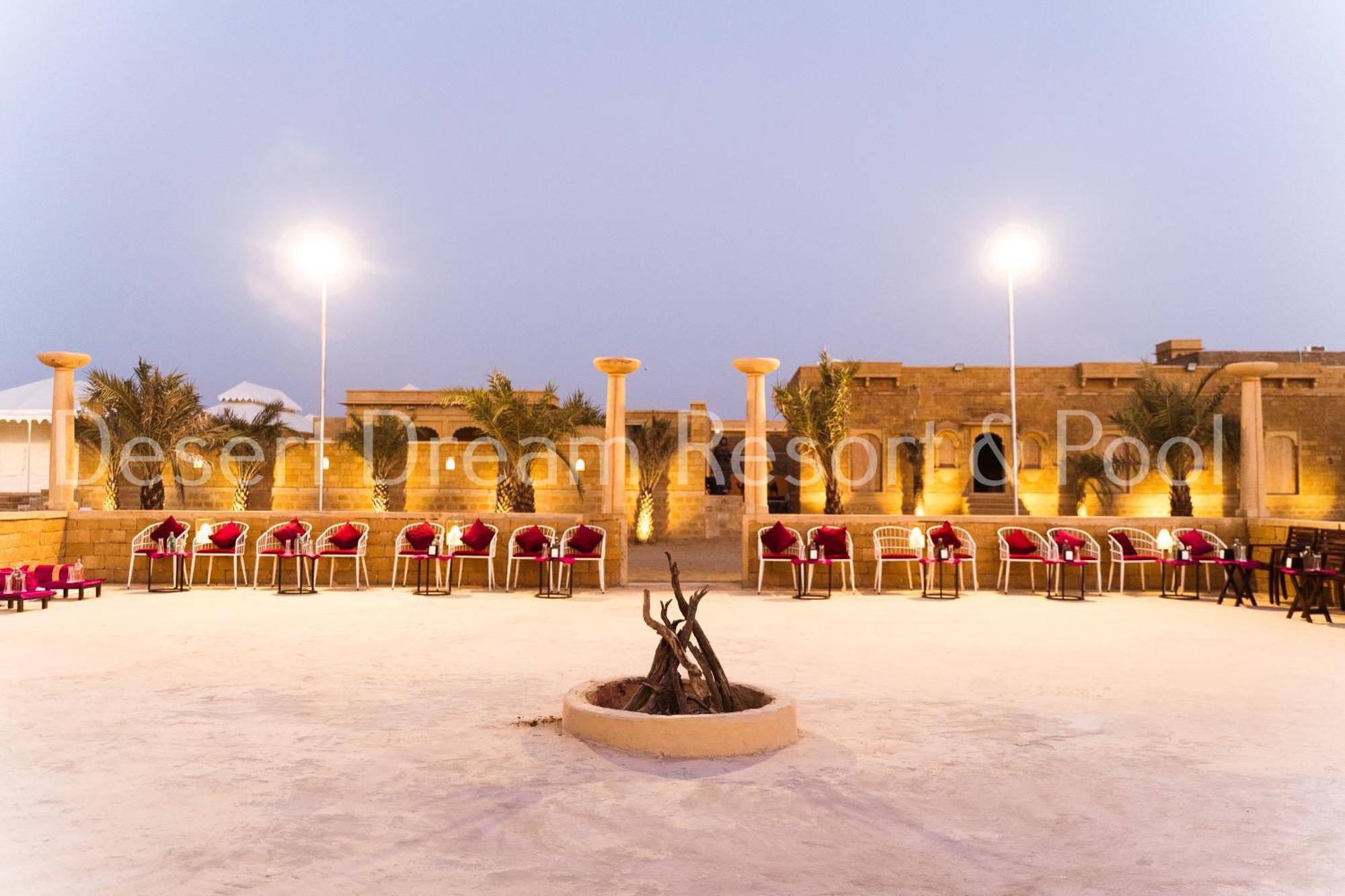 Desert Dream Royal Camp & Pool جيلسامر المظهر الخارجي الصورة